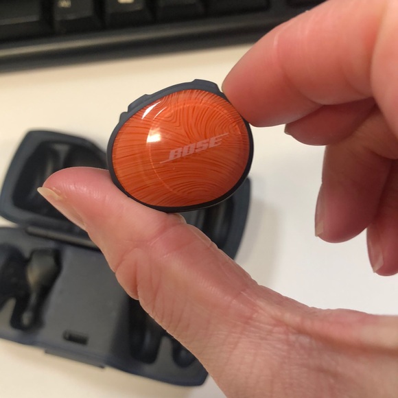 Bose Bluetooth headphones - Picture 3 of 3